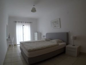 Fewo-Lagos-Schlafzimmer-Raum-300x225 Ferienwohnung Lagos Algarve Fotos